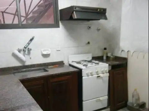 Casa 9 ambientes con 5 baños