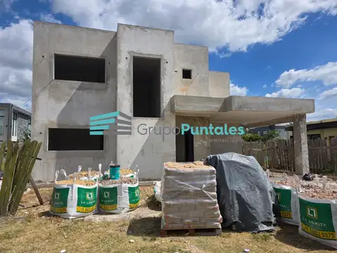 Casa en Lagos de Canning a estrenar con 4 dormitorios y piscina entrega en Noviembre 2026
