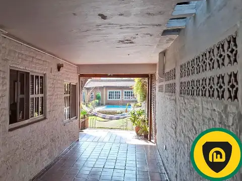 Casa en Venta con 2 cocheras