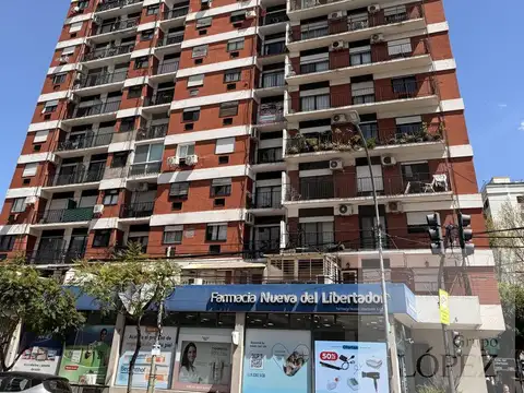 Venta - Departamento en Vicente López - Balcón al frente - A 2 cuadras del río