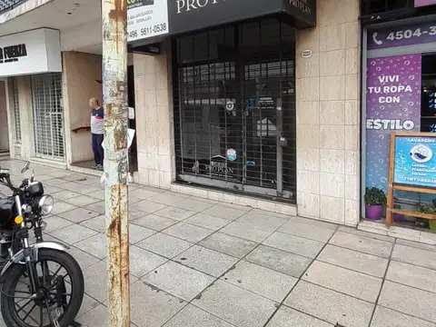 Local en Alquiler Via Púb.