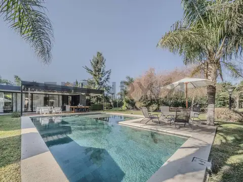 Exclusiva Residencia de Categoría en Comarcas de Luján