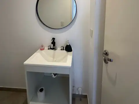 Casa 6 ambientes con 2 baños