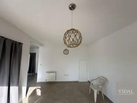 Casa en Alquiler con 2 cocheras