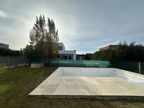 Casa en Alquiler en Pilar del Este - Casas del Este, Countries y Barrios Cerrados en Pilar