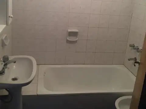 ALQUILER MUY LINDA CASA PLANTA ALTA 3 AMB VIRREYES