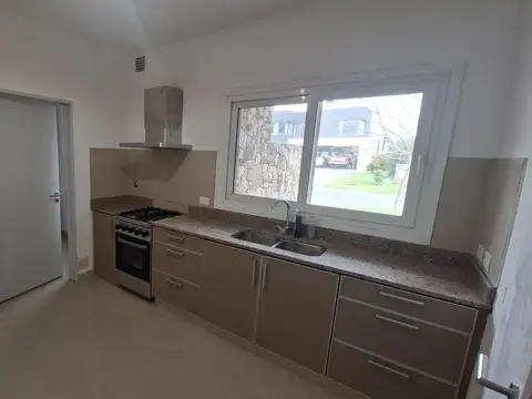 Casa en Alquiler al Oeste