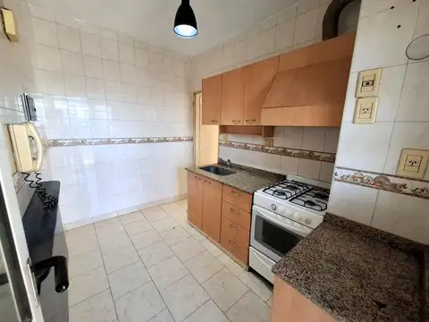 DEPARTAMENTO 2 DORM. "TORRES AMARILLAS". C/ESTACIONAMIENTO 