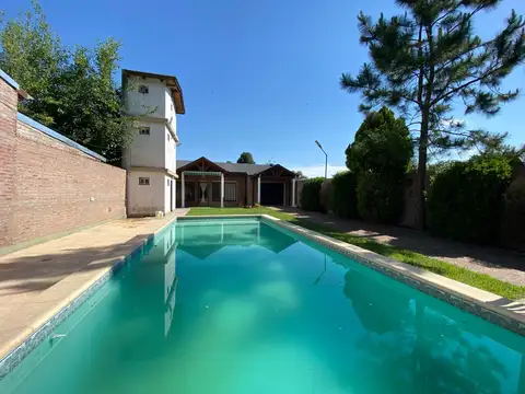 VENTA/ PERMUTA - Casa 1 Dormitotio con Piscina, Cochera - Roldán