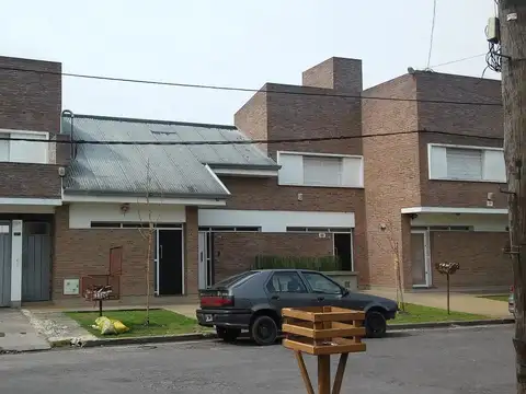 Duplex en impecable estado, en complejo muy bien mantenido ,