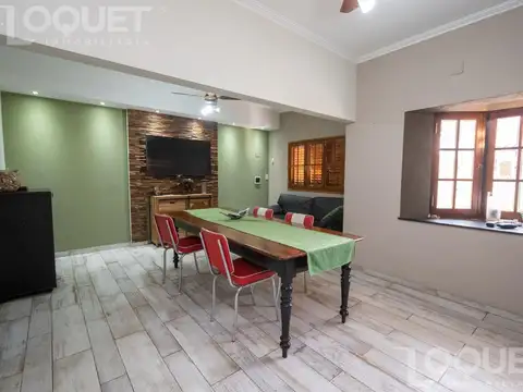 Casa con piscina en venta. Santo Tomé, Santa Fe