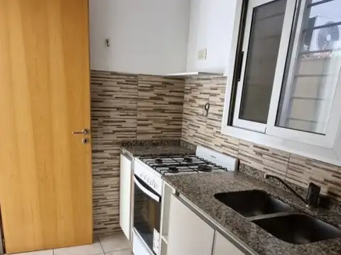Departamento en Alquiler en Castelar Sur, $ 700.000
