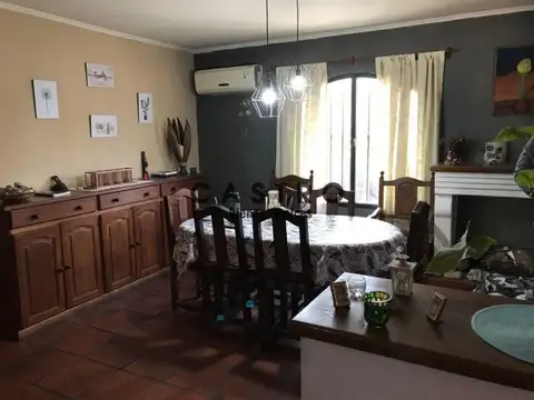 Depto Tipo Casa 4 ambientes con 2 baños