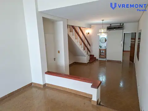 Depto Tipo Casa en Alquiler de 2 dormitorios