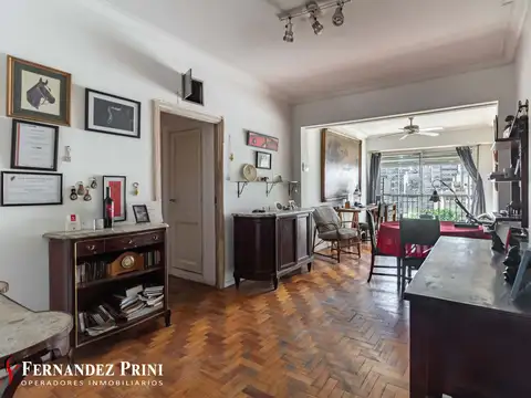 Departamento 4 ambientes al contrafrente con dependencia, apto profesional