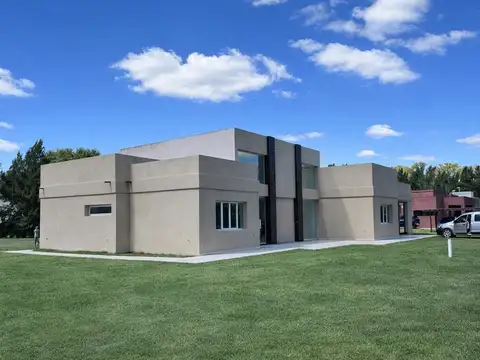 Casa en Venta en Coronel Brandsen, USD 180.000