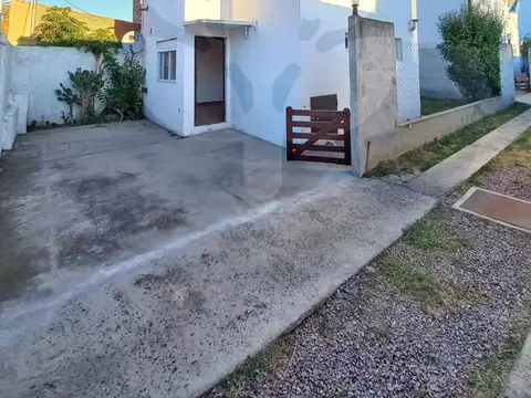 Unico Duplex de 1 dormitorio con parque y guarda coche, ideal para vos que queres dejar de vivir en departamento.