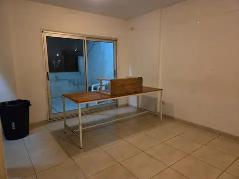 Alquiler de departamento sobre Riobamba  al 800