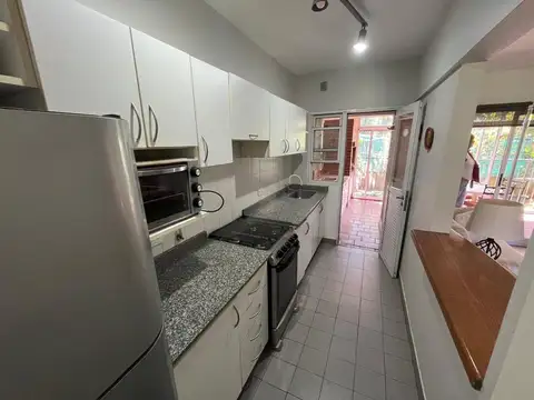 APARTAMENTOS DEL CAMPUS, AV. J.D.PERON 100