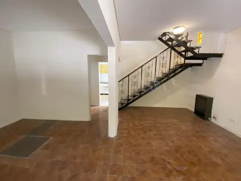 Depto Tipo Casa en Venta en Villa Sarmiento, USD 98.000