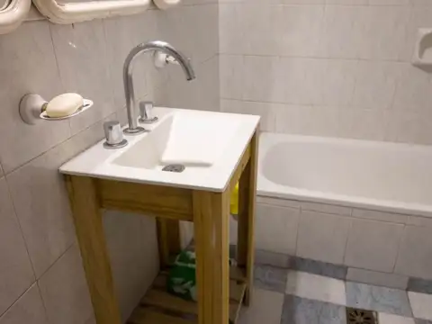 Depto Tipo Casa en Venta 44 años