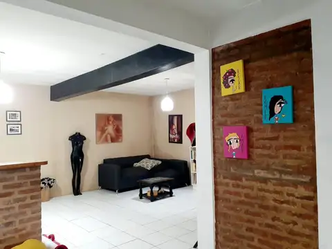 Casa sobre Guido Spano, con lote ideal