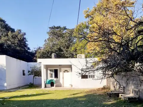 Casa sobre Guido Spano, con lote ideal