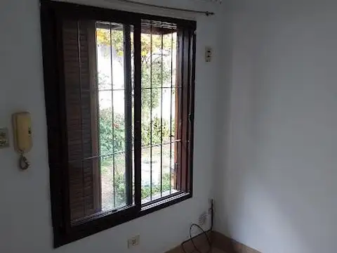 Depto Tipo Casa en Venta en Villa Luzuriaga, USD 45.000