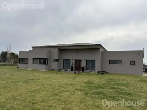 VENTA - CASA EN BARRIO HARAS EL MALACATE -LOTE 4900 M2 -EXALTACION DE LA CRUZCasa