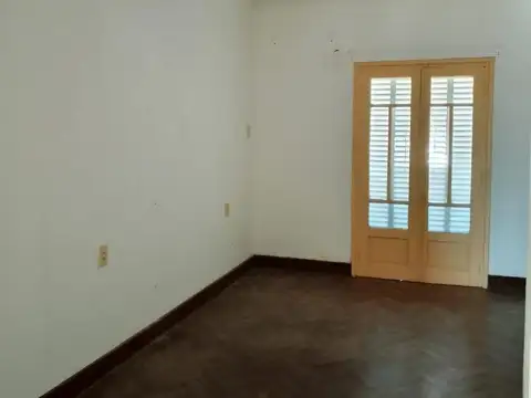 VENTA DE CASA EN DAMIAN P. GARAT 774