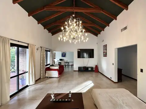 Casa en Alquiler de 5 dormitorios