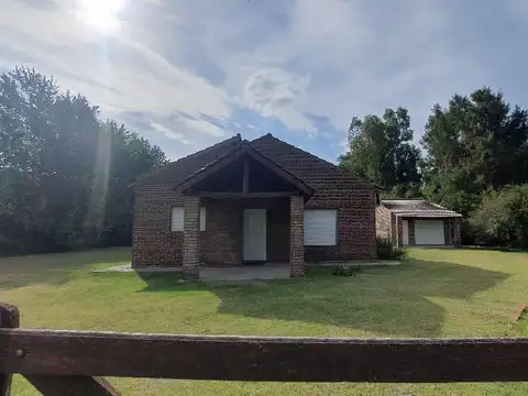 CASA EN VENTA CON PILETA, EL MORO, MARCOS PAZ