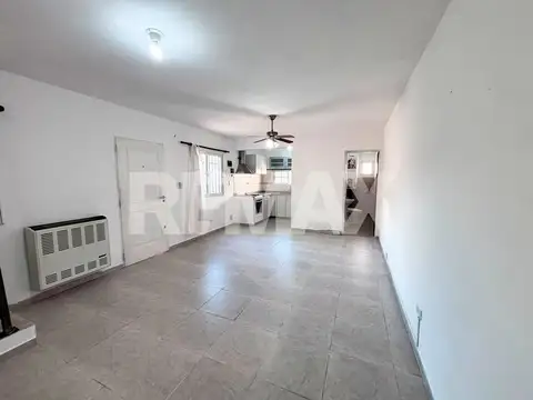 Depto Tipo Casa en Alquiler de 4 ambientes