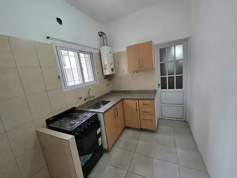 Depto Tipo Casa 2 ambientes con 1 baño