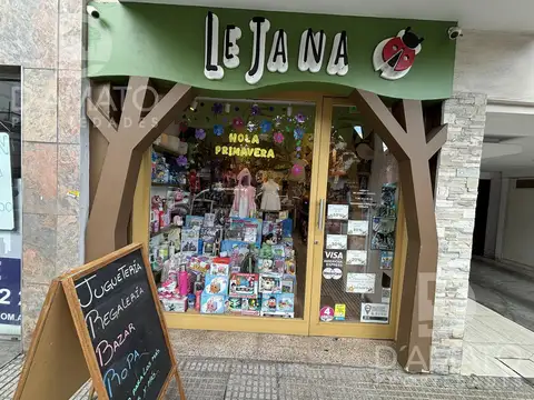 Local en alquiler sobre Avenida Beiro en Villa Devoto