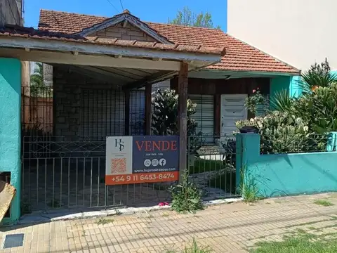 Casa 3 ambientes con 1 baño