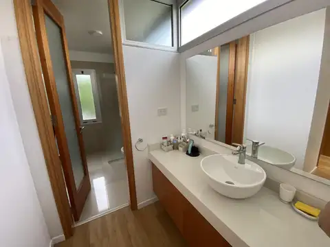 Casa en Alquiler en Puerto Roldan, USD 2.800