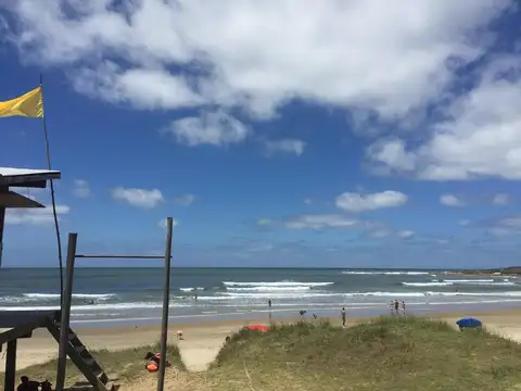 URUGUAY - PUNTA DEL DIABLO HOTEL CON PARADOR DE PLAYA