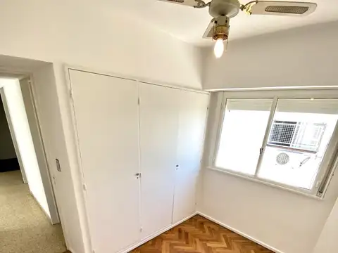 3 AMB 50 MTS TOT, LATERAL LUMINOSO C/BALCÓN FRANCES,COC Y LAV. INDPTE,BAÑO COMP., EXC. UBICACIÓN