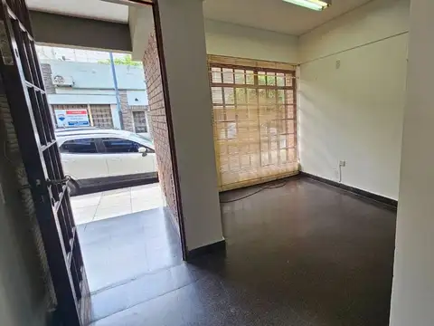 Alquiler oficina/consultorio en Villa del Parque 