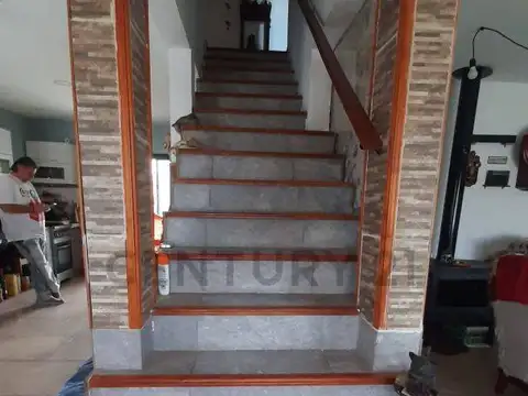 Casa 5 ambientes con 3 baños