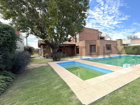 CASA PREMIUM, 3 HABITACIONES, PILETA Y QUINCHO. VENADO TUERTO