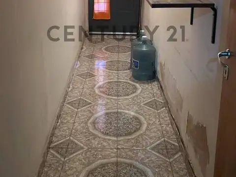 CASA/PH DE 3 AMBIENTES CON PATIO Y LAVADERO CASEROS, TRES DE FEBRERO