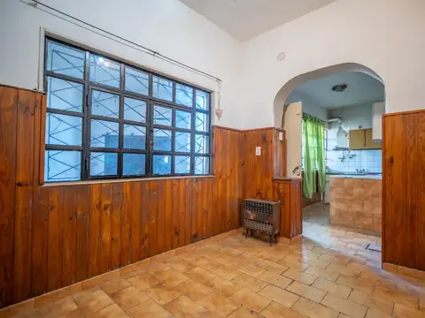 VENTA PH TIPO CASA CON ENTRADA INDEPENDIENTE Y COCHERA. SIN EXPENSAS PERMUTA