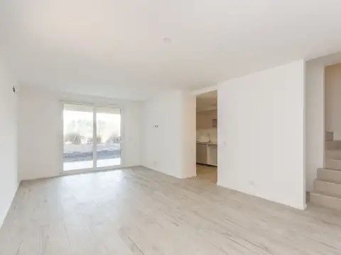 ALQUILER DEPATAMENTO TIPO CASA DUPLEX C JARDIN