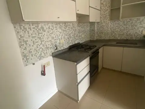 Departamento en Alquiler en Villa Ballester, $ 590.000