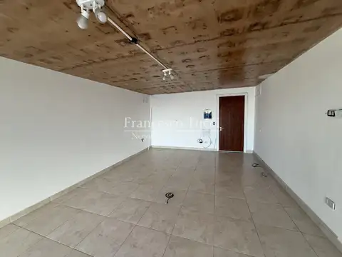 Oficina en Alquiler sobre colectora Acceso Oeste Moreno