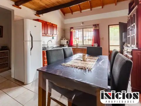 Casa funcional con espacios verdes - C1089