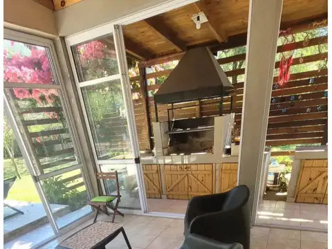Casa 2 Dormitorios en "El Campito", barrio boscoso en Benítez