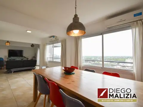 Venta departamento 4 ambientes con 2 cocheras en Banfield